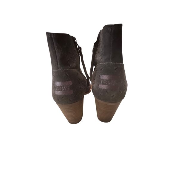 TOMS Charcoal Gray Perforated Suede Peep Toe Ankle Boots Size 5.5 - Picture 4 of 7